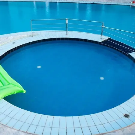 Casa Maria Apts מלון דירות פלטניאס