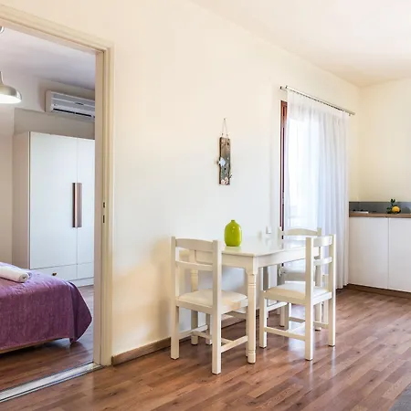 Casa Maria Apts 2* פלטניאס
