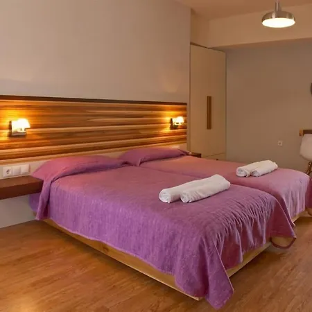 Casa Maria Apts 2* פלטניאס