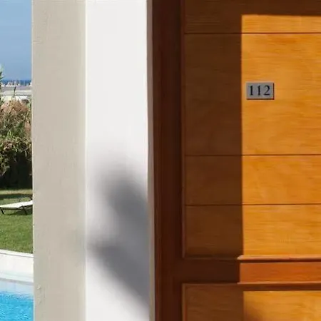 Casa Maria Apts 2* פלטניאס