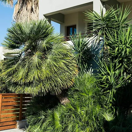 מלון דירות Casa Maria Apts 2*